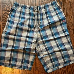 Men’s plaid shorts